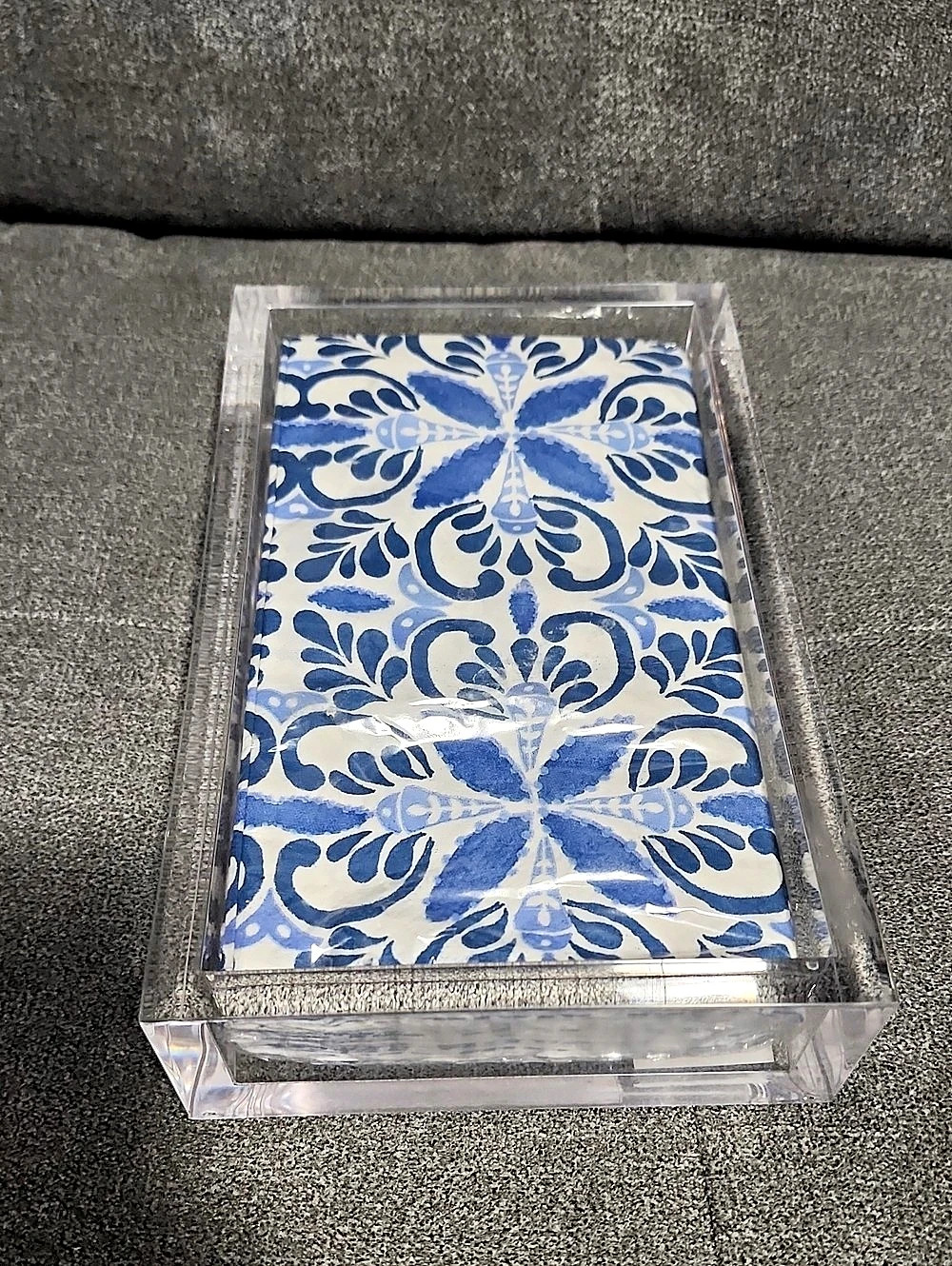 Caspari Napkin Holder With Premier Stylz Blue & White Floral Napkins NWT